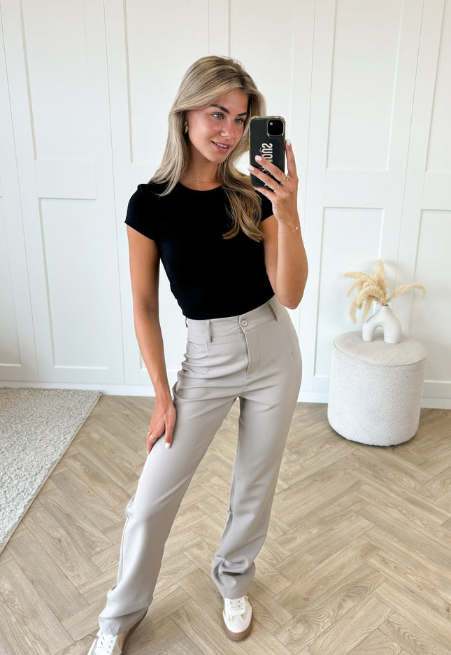 Famous Online Store Basic top zwart