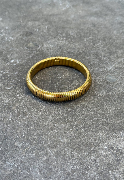 Famous Online Store Bold gold bangle