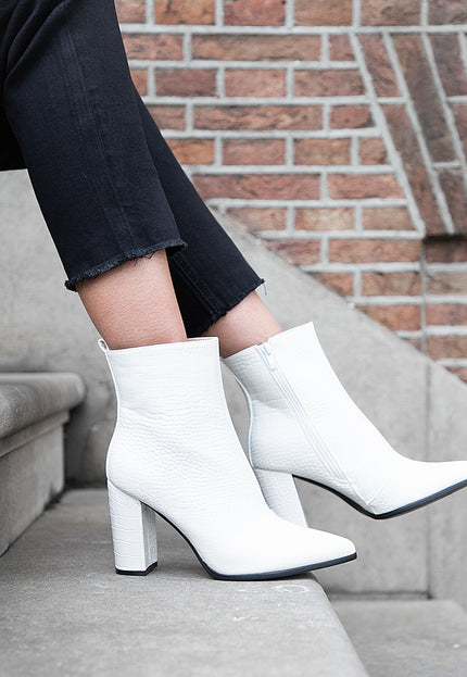 Famous Online Store One more white croco - MAAT 36 & 37