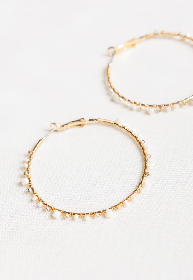 Famous Online Store Oorbel witte kralen goud