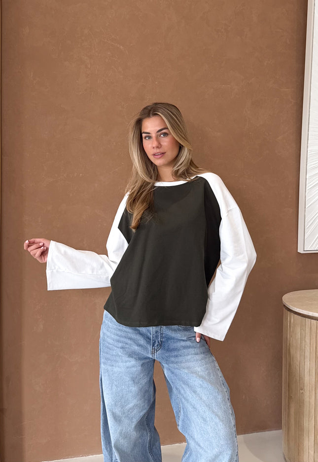 Famous Online Store Oversized T-shirt kaki met witte mouwen