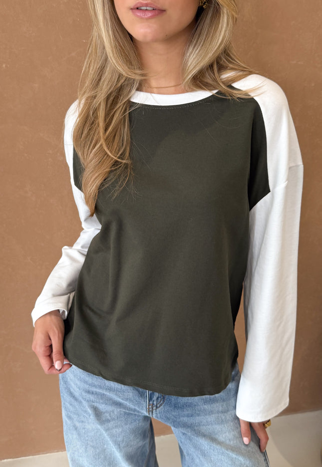 Famous Online Store Oversized T-shirt kaki met witte mouwen