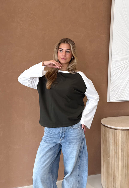 Famous Online Store Oversized T-shirt kaki met witte mouwen