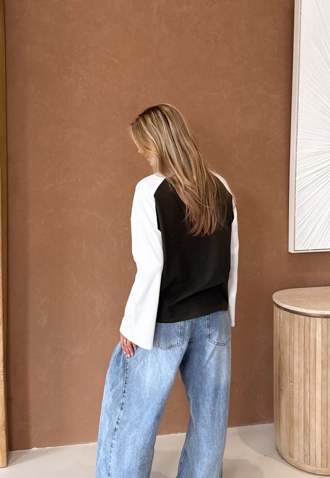 Famous Online Store Oversized T-shirt kaki met witte mouwen