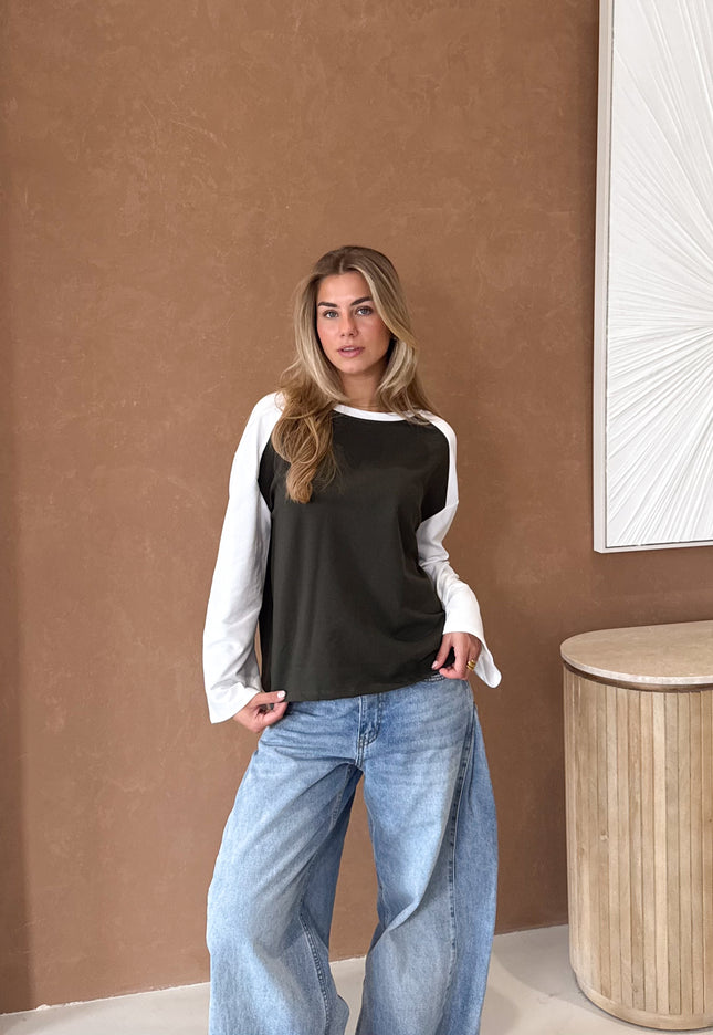 Famous Online Store Oversized T-shirt kaki met witte mouwen