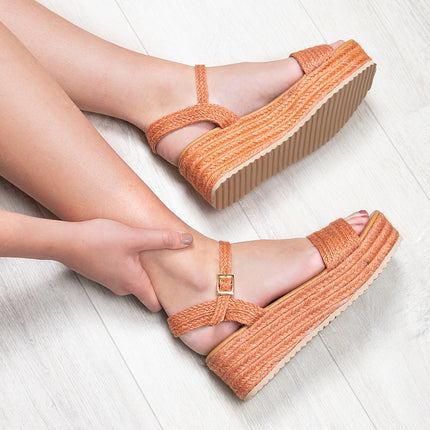 Famous Online Store Sandaal platform