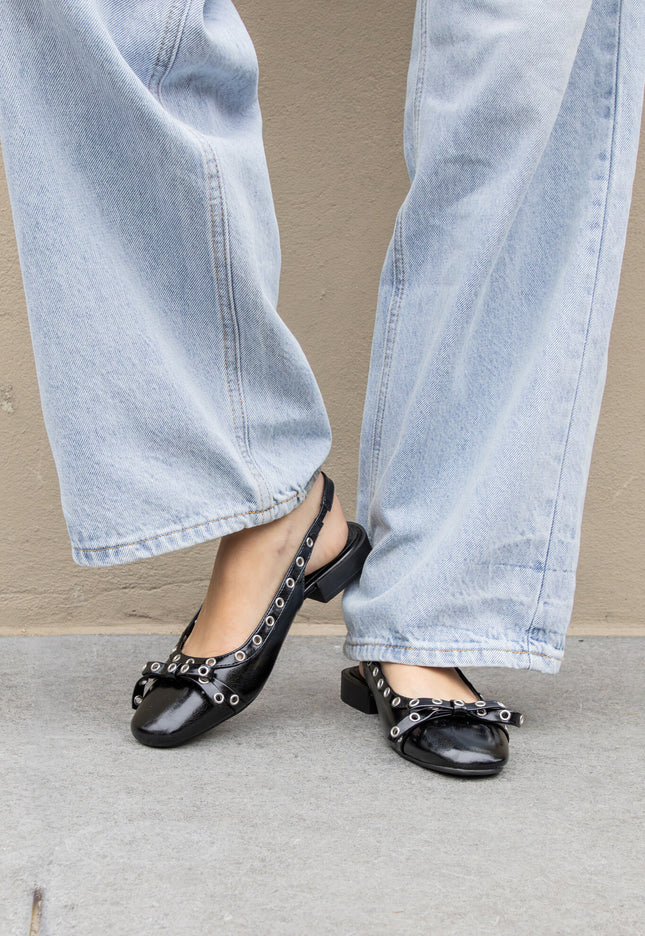 Foto Ballerina slingback studs zwart