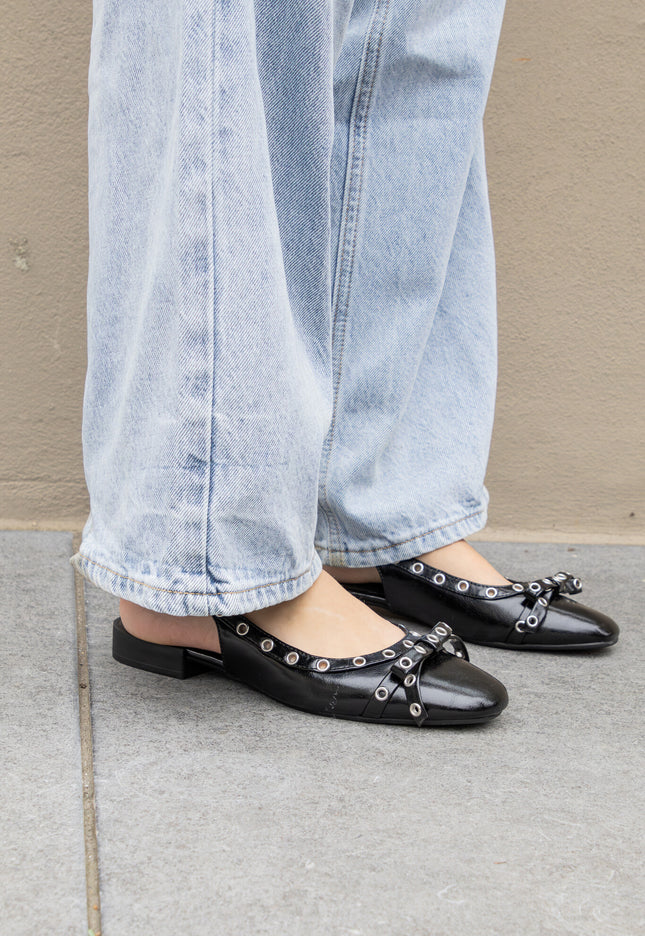 Foto Ballerina slingback studs zwart